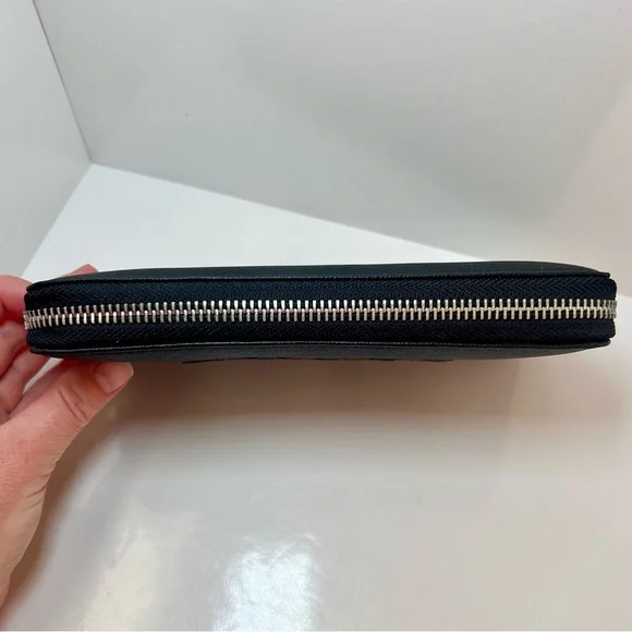 NWOT GUESS Women’s Black Casual Embossed Logo Wallet, Black - Picture 4 of 7